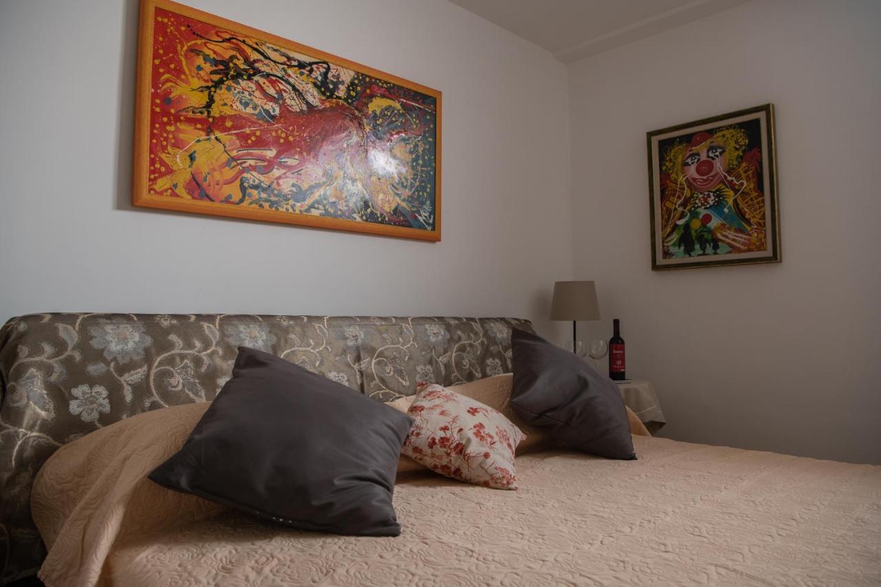 Villa Iscla Maison D'Hotes อีสเกีย ภายนอก รูปภาพ