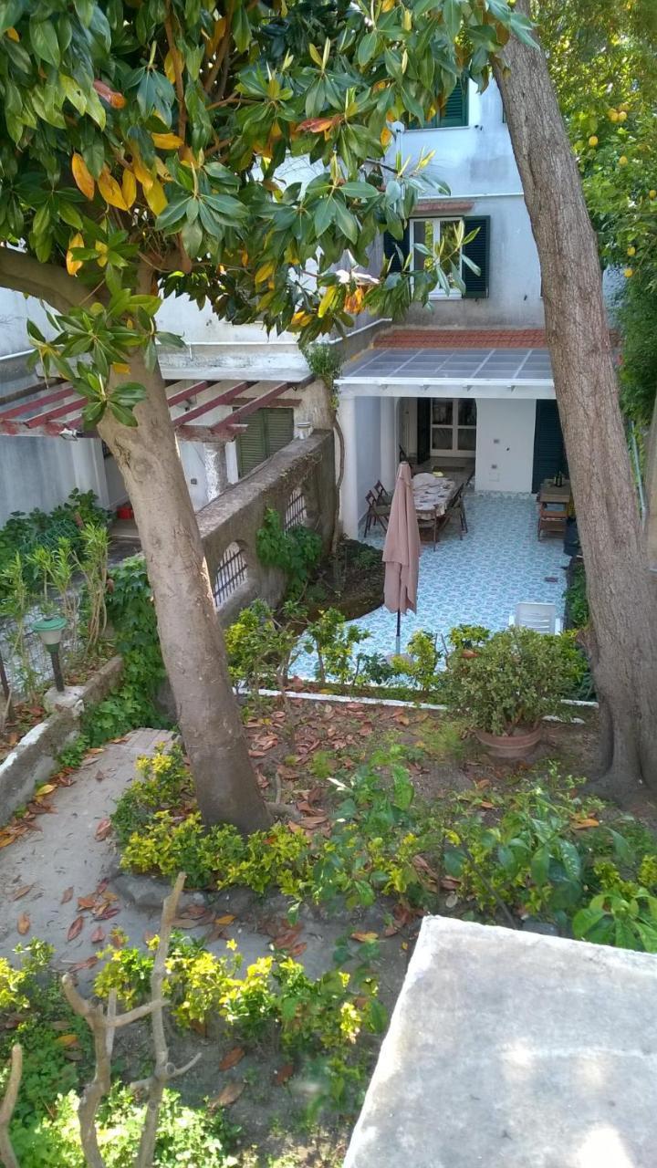 Villa Iscla Maison D'Hotes อีสเกีย ภายนอก รูปภาพ